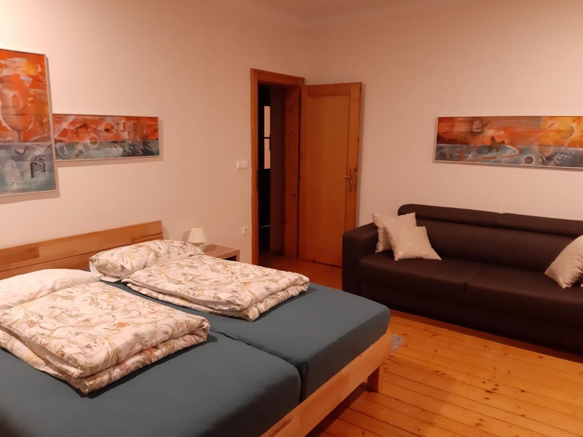 Triglav Apartment House Kranj Exterior foto